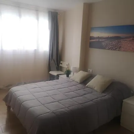 Piso Completo Grande 6 Habitaciones, 13 Plazas *