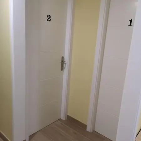 Piso Completo Grande 6 Habitaciones, 13 Plazas Apartamento