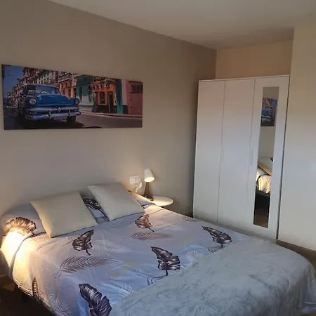 Piso Completo Grande 6 Habitaciones, 13 Plazas Apartamento