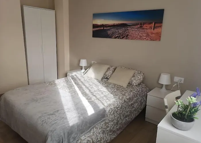 Piso Completo Grande 6 Habitaciones, 13 Plazas *