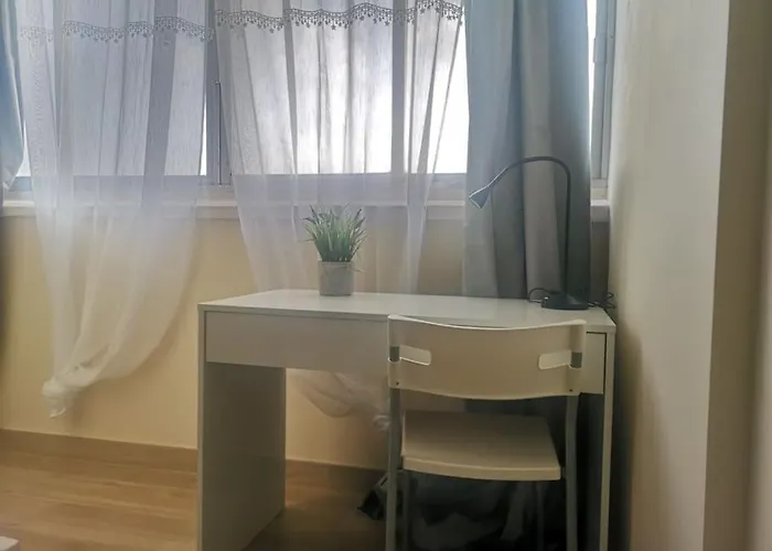 Piso Completo Grande 6 Habitaciones, 13 Plazas *