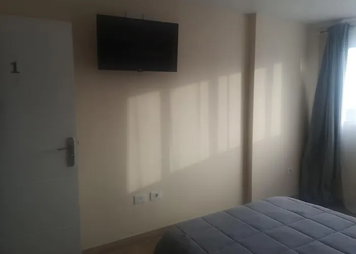 Апартаменты Piso Completo Grande 6 Habitaciones, 13 Plazas Сан-Кристобаль-де-Ла-Лагуна