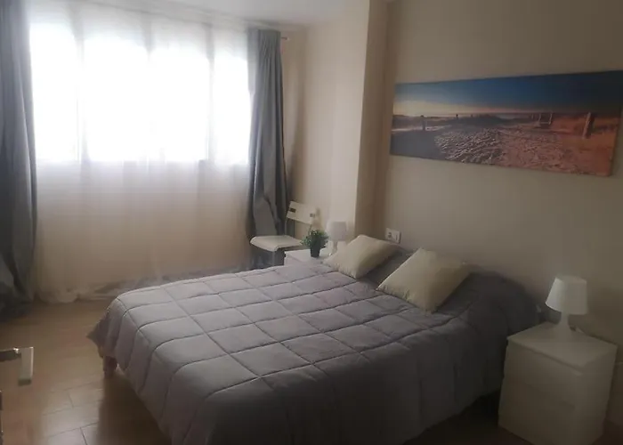 Piso Completo Grande 6 Habitaciones, 13 Plazas *