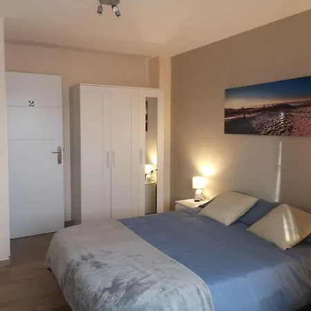 Piso Completo Grande 6 Habitaciones, 13 Plazas