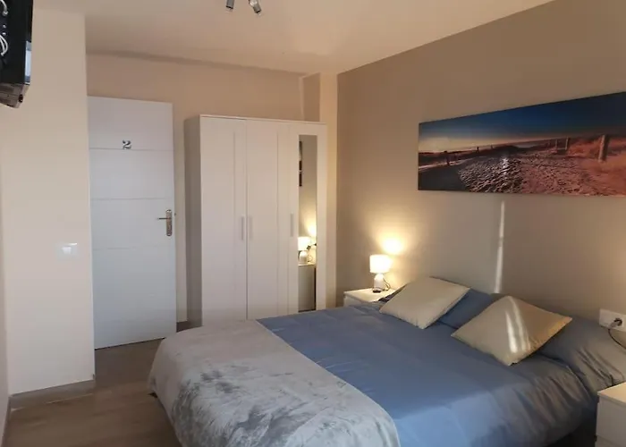 Piso Completo Grande 6 Habitaciones, 13 Plazas